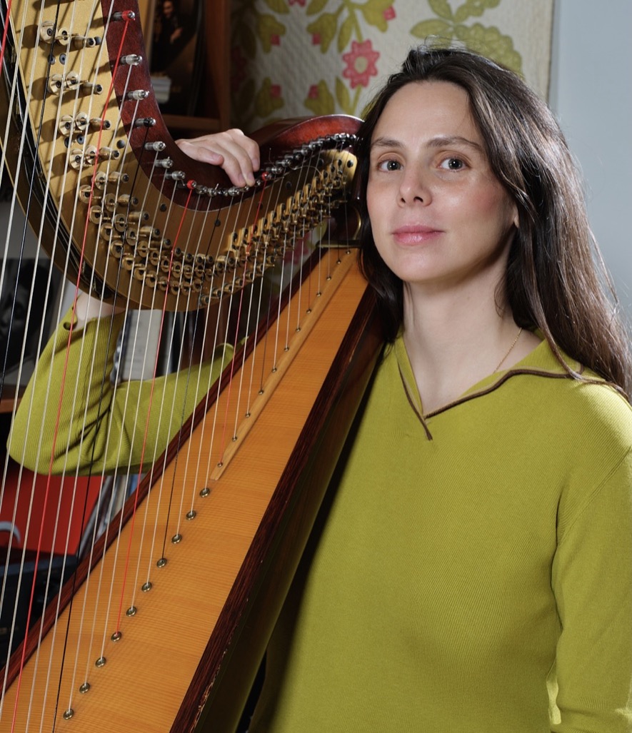 Esther Sibiude - Professional Harp Teacher in NYC and Brooklyn